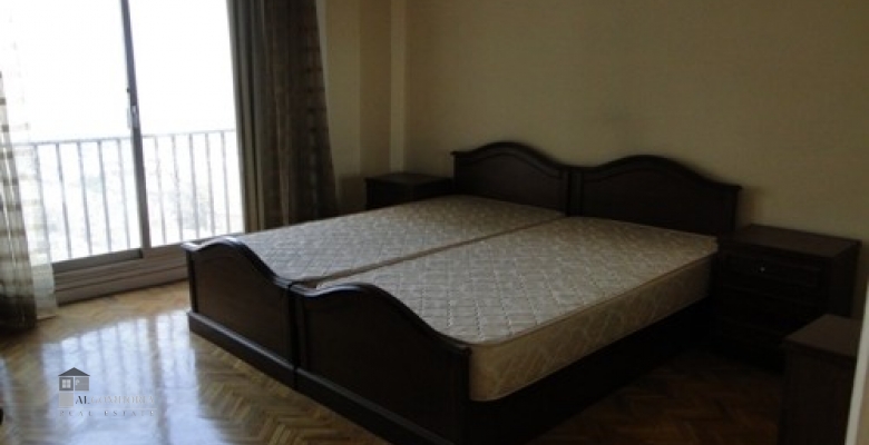 Unfurnished Apartment for rent 300.00 M2 in Cairo, Zamalek