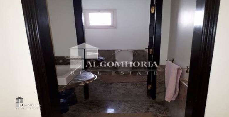 Unfurnished Apartment for rent 210.00 M2 in Cairo, Tagamoa El Khames