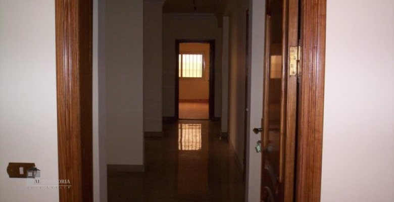Unfurnished Building for rent 822.00 M2 in Giza, 6th of october
