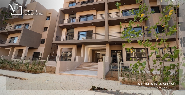 شقة تشطيب سوبر لوكس للبيع في كمبوند Fifth Square في التجمع الخامس – شارع التسعين الشمالي بمقدم 10%