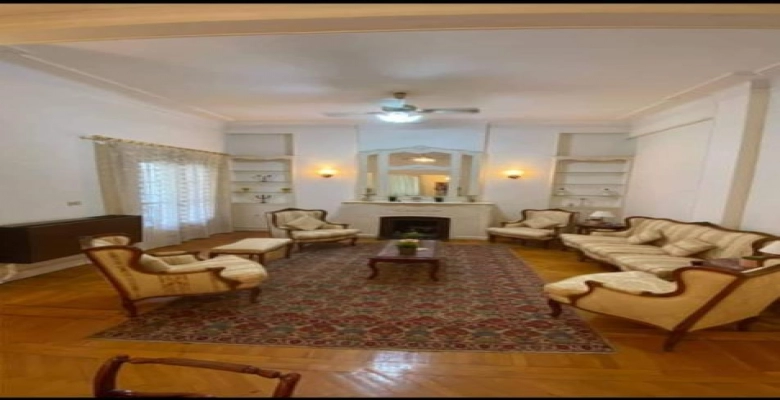 شقة مفروشة للايجار في حي مميز بالزمالك  مكونة من  2 غرفة نوم و2 حمام  وريسبشن كبير ومطبخ قريبة من كل الخدمات