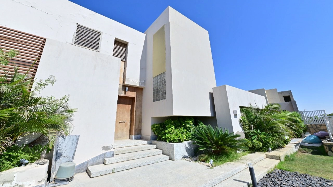 فيلا ( للايجار ) في هاسيندا باي